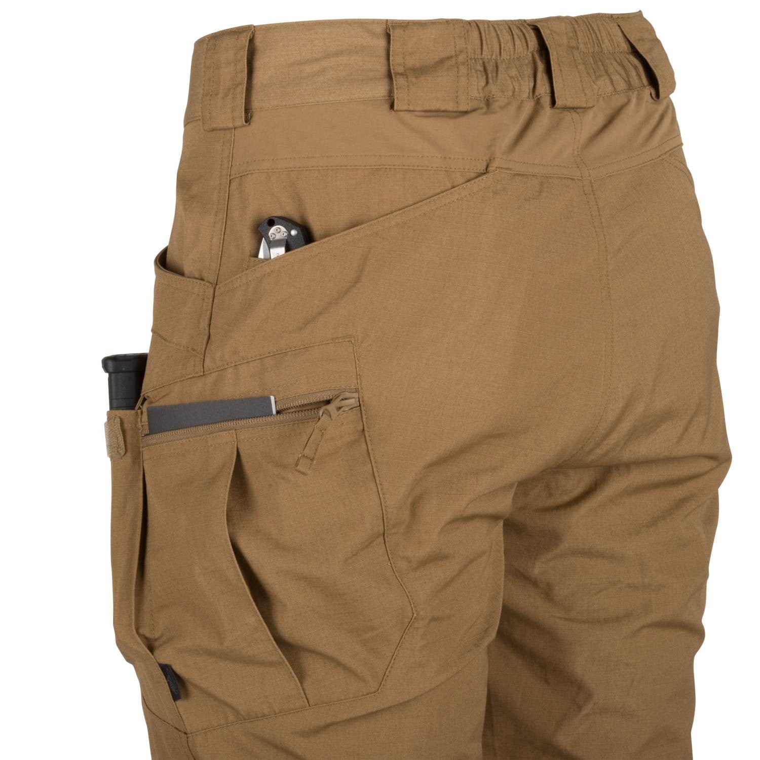 Pantalones UTP FLEX COYOTE Helikon-Tex en color coyote, vista frontal