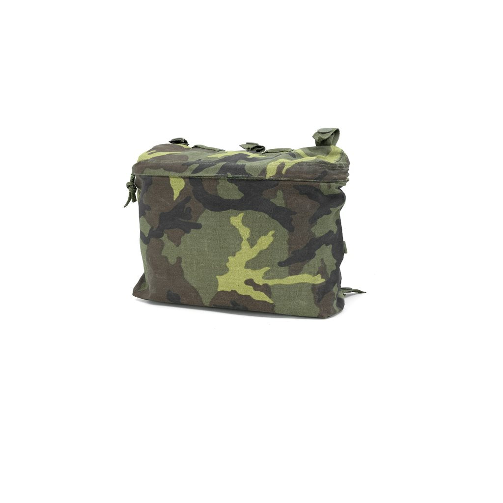 Funda trasera pequeña NPP-2006 Vz.95 LES en camuflaje vista frontal