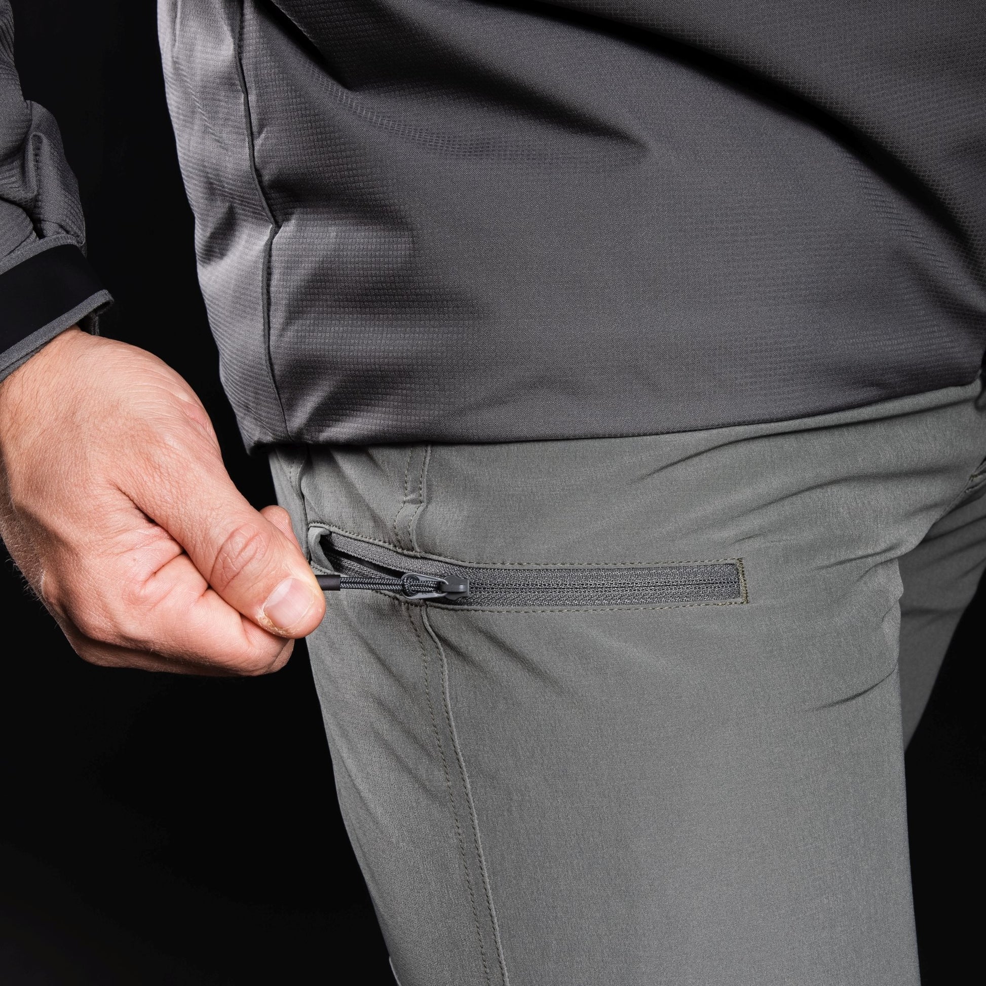 Pantalones SALMON RIVER EBERLESTOCK con seis bolsillos