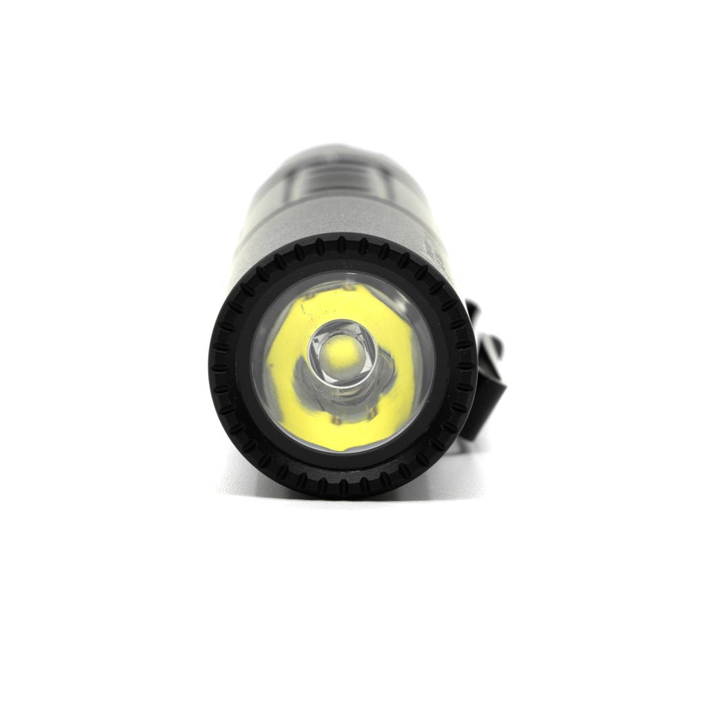 Linterna recargable ST20B negra, 1300 lúmenes, 175 m, IP68