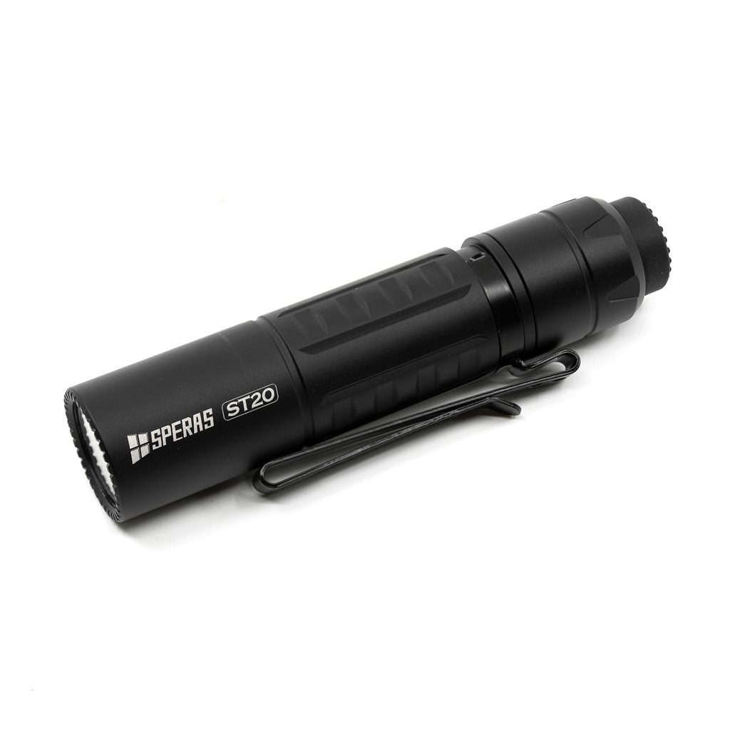 Linterna recargable ST20B negra, 1300 lúmenes, 175 m, IP68