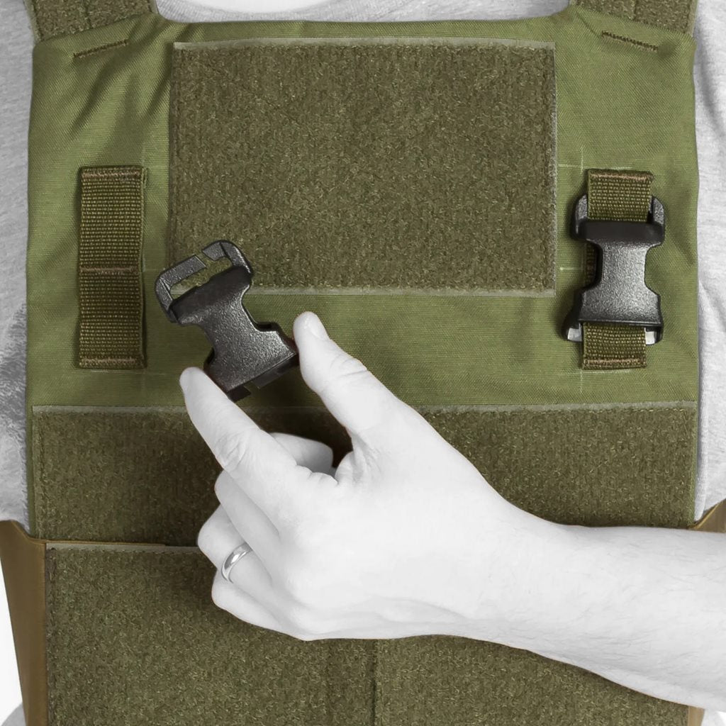 Chaleco portaplacas STRIVA verde en Cordura 500D, perfil bajo, para placas 250x300x24 mm