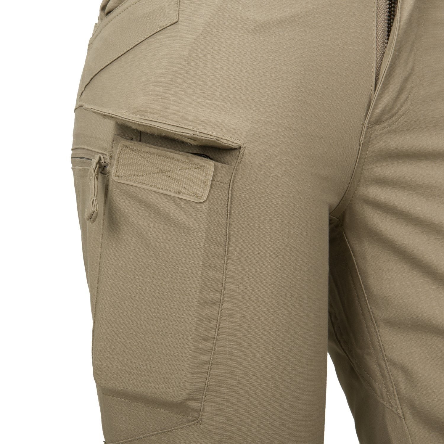 Pantalones tacticos UTP RESIZED rip-stop color khaki para mujer con multiples bolsillos y alojamientos para protectores de rodilla