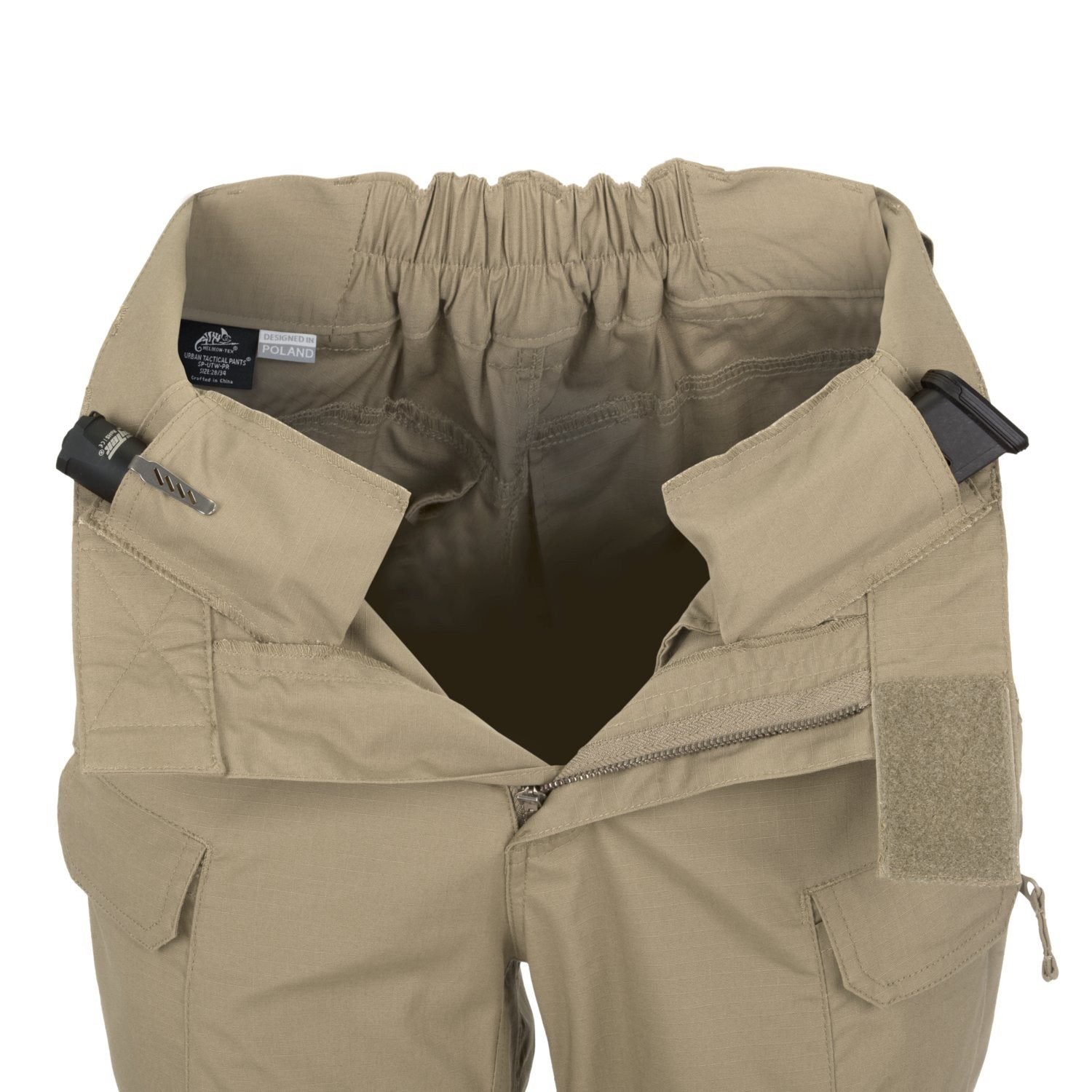 Pantalones tacticos UTP RESIZED rip-stop color khaki para mujer con multiples bolsillos y alojamientos para protectores de rodilla