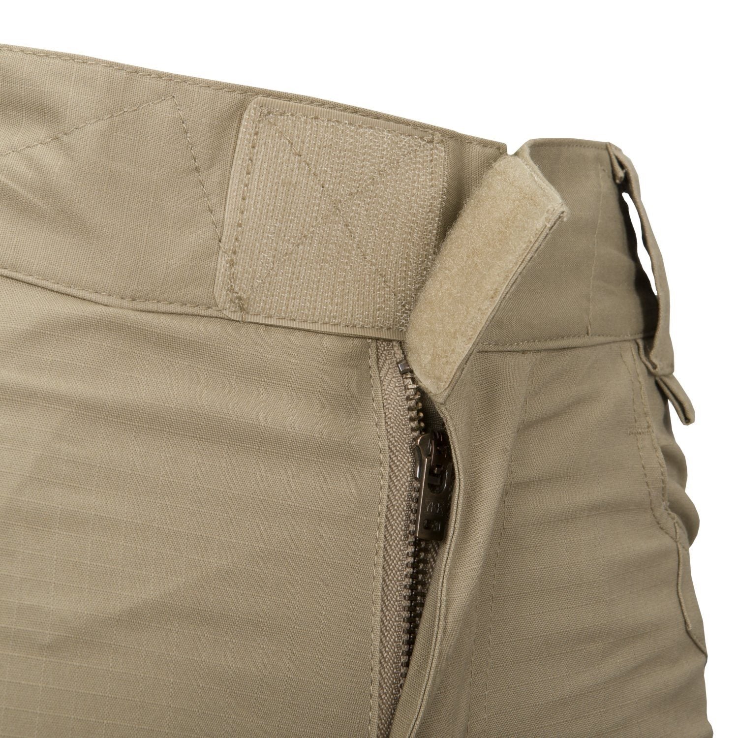 Pantalones tacticos UTP RESIZED rip-stop color khaki para mujer con multiples bolsillos y alojamientos para protectores de rodilla