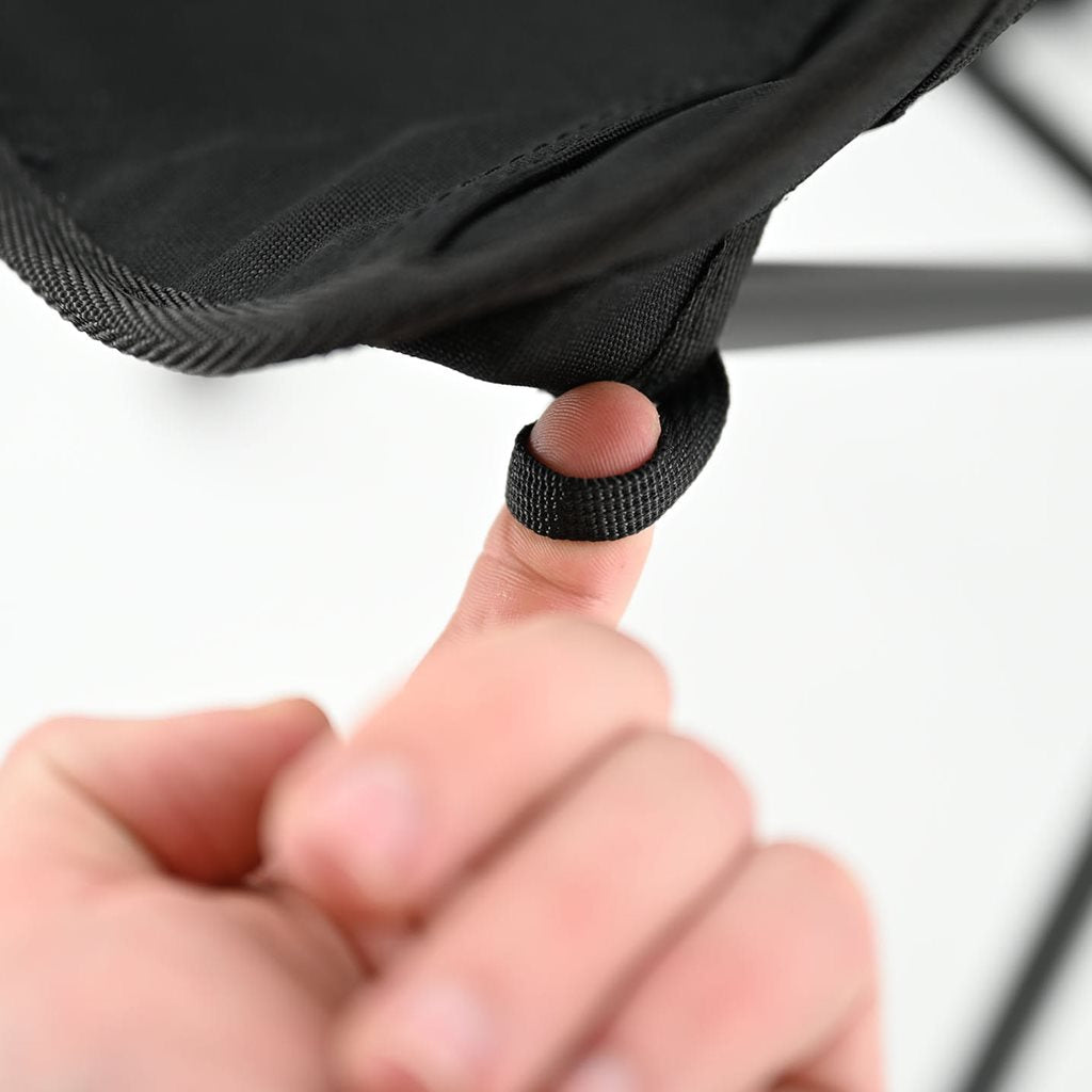Silla Wildscape Mini plegable ligera en color negro, diseño compacto para camping