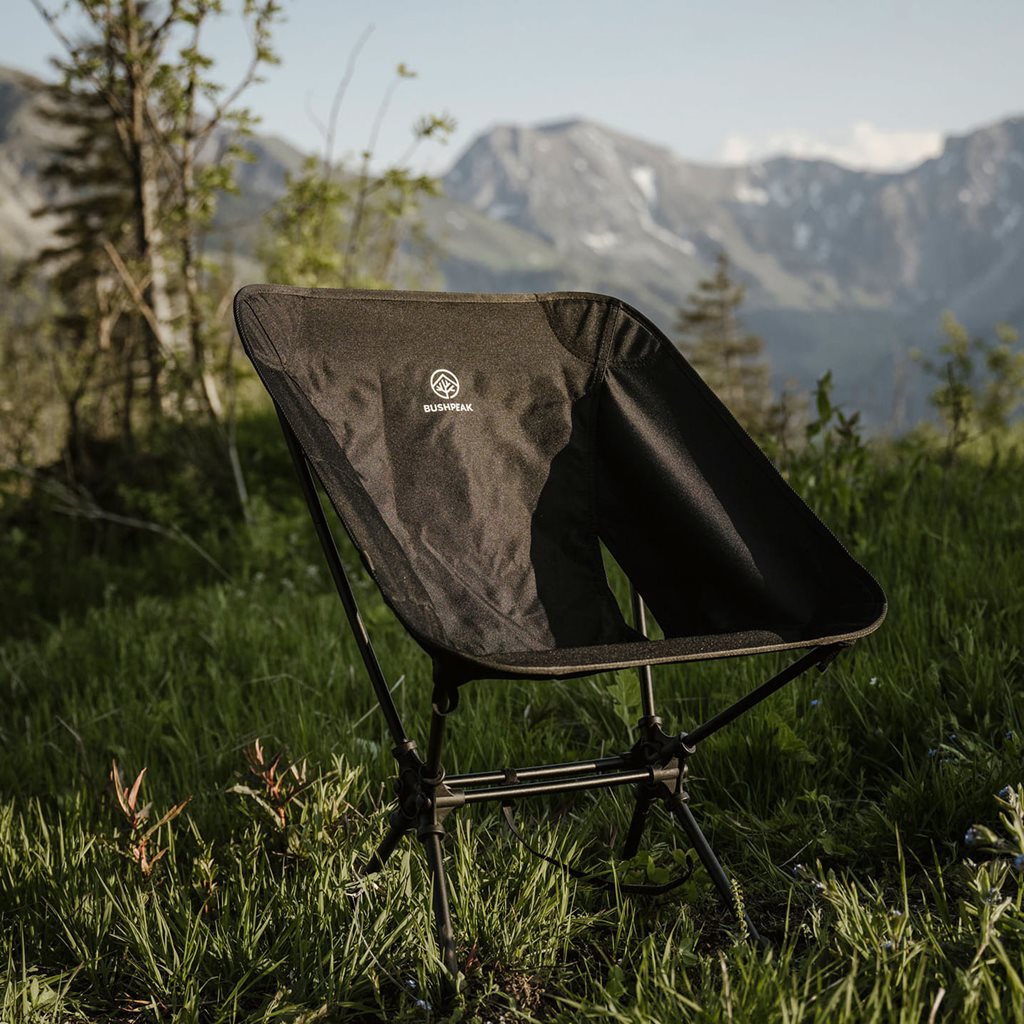 Silla Wildscape Mini plegable ligera en color negro, diseño compacto para camping