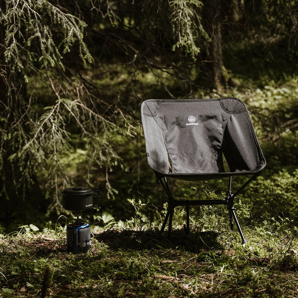 Silla Wildscape Mini plegable ligera en color negro, diseño compacto para camping