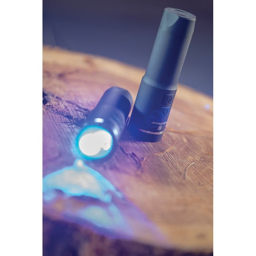 Linterna impermeable NIGHT GUARD QUAD con cuatro LED (blanco, rojo, verde, azul)