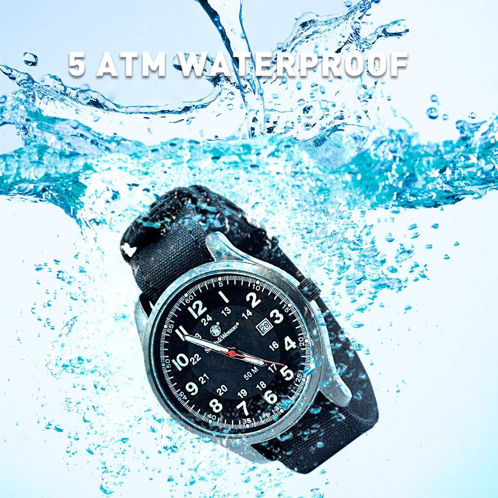Imagen del reloj CADET mostrando caja y esfera