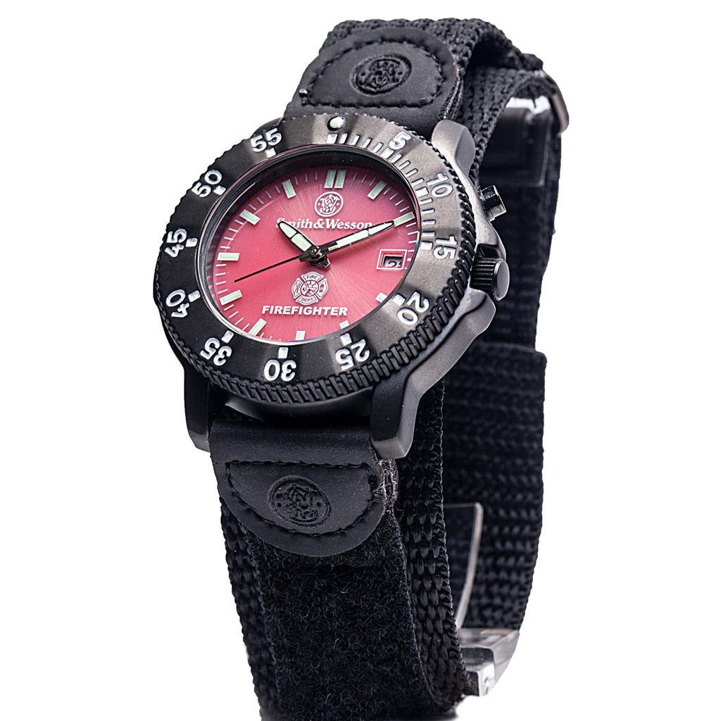 Reloj FIRE FIGHTER con correa de nylon negro y rojo, alarma roja y cristal mineral SWW-455F