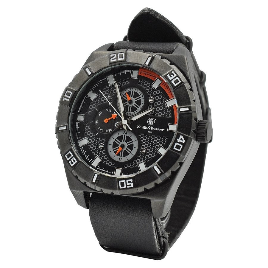 Reloj Smith & Wesson CAVALRY con caja de acero inoxidable y correa negra de piel sintética