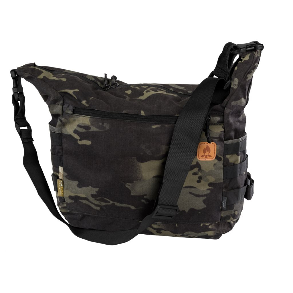 Bolsa BUSHCRAFT SATCHEL Cordura negra con correa desmontable y paneles PALS/MOLLE