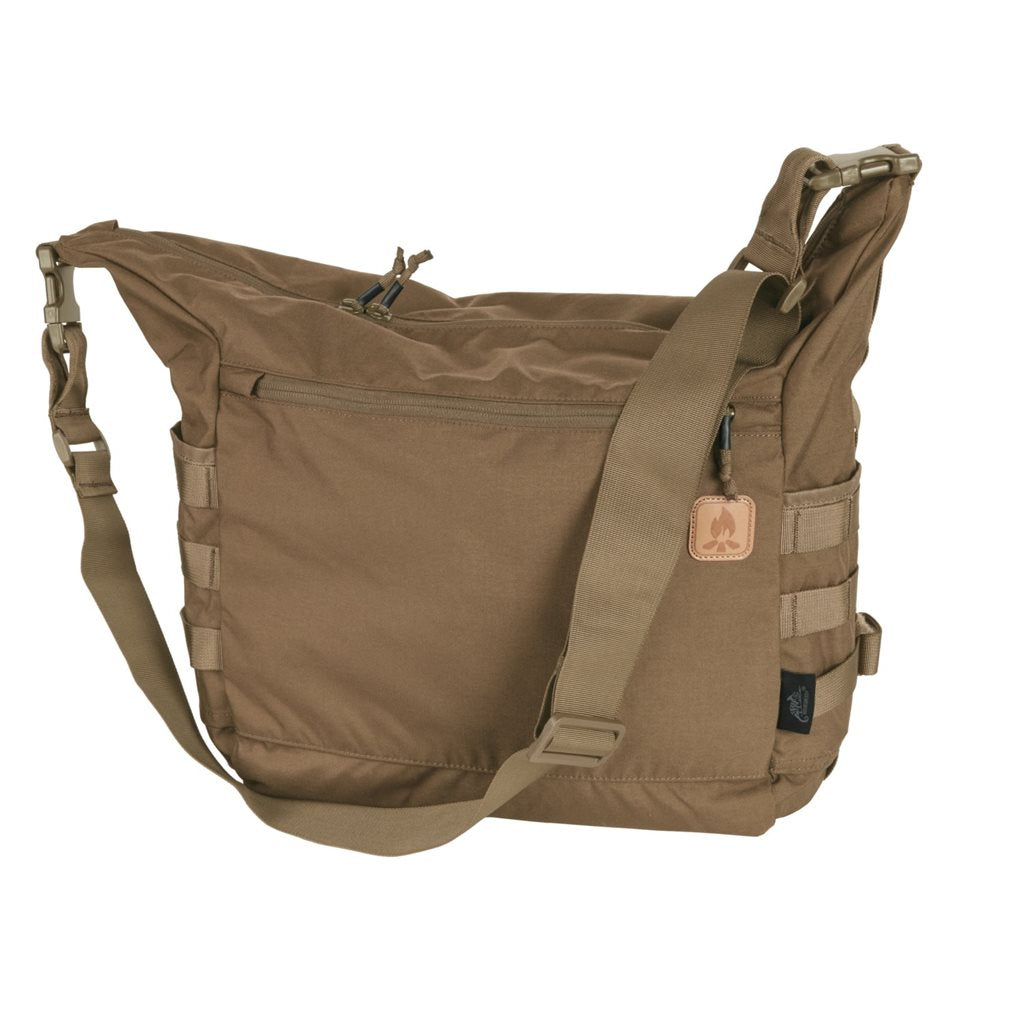 Bolsa BUSHCRAFT SATCHEL Cordura negra con correa de hombro y paneles PALS/MOLLE