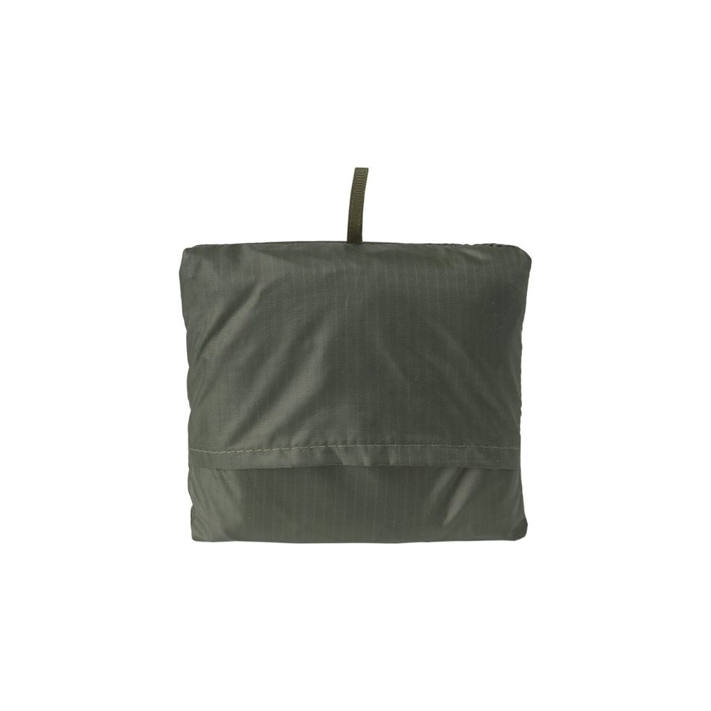 Bolsa bandolera CARRYALL DAILY BAG negra en poliéster rip-stop, ligera y resistente