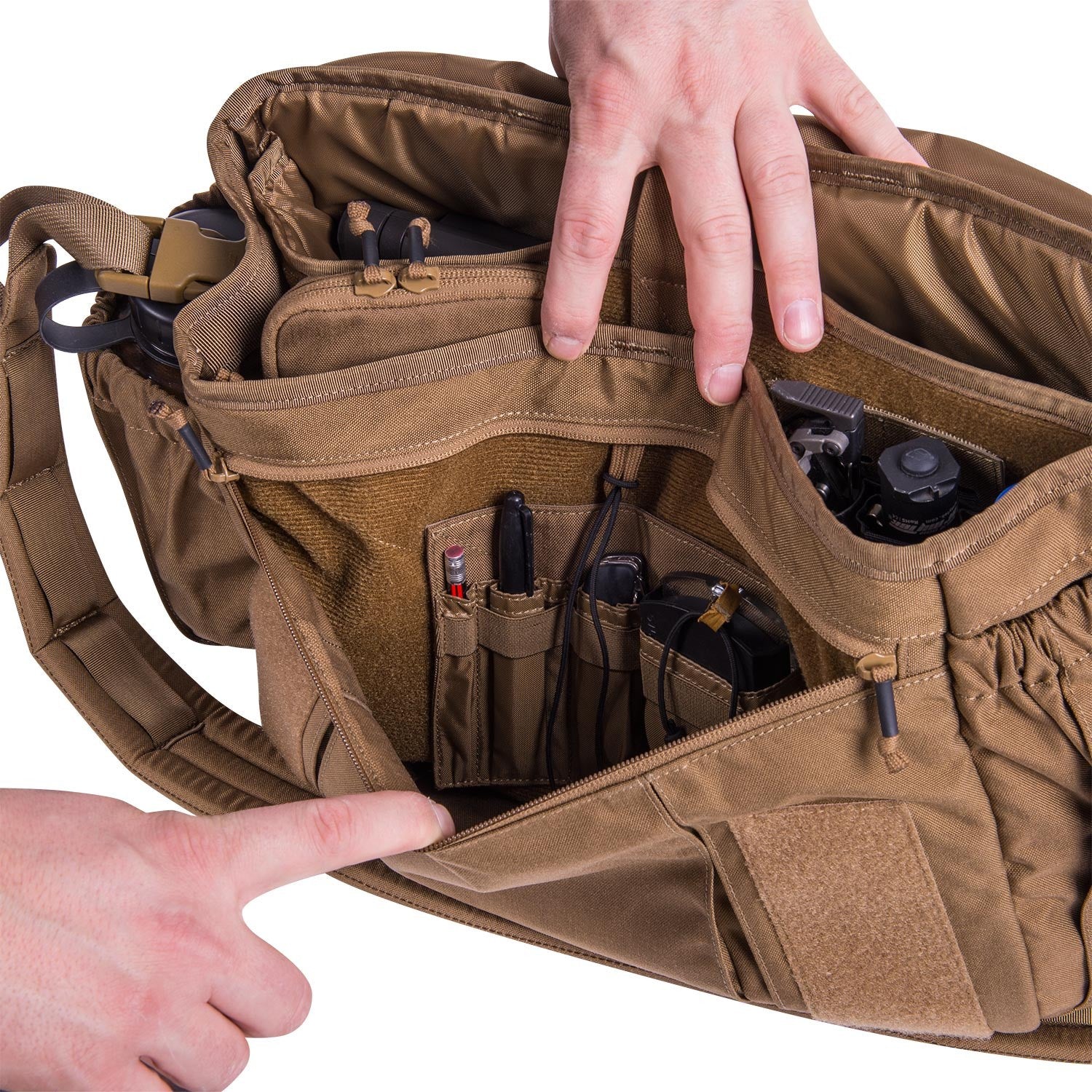 Bolso bandolera URBAN COURIER Medium en negro, ideal para uso diario, ciclistas y estudiantes