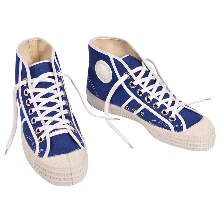 Tenis altos TRAMPKA azules con empeine de lona, suela de goma y plantilla extraíble