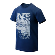 Camiseta Sentinel Light con el texto ADVENTURE IS OUT THERE