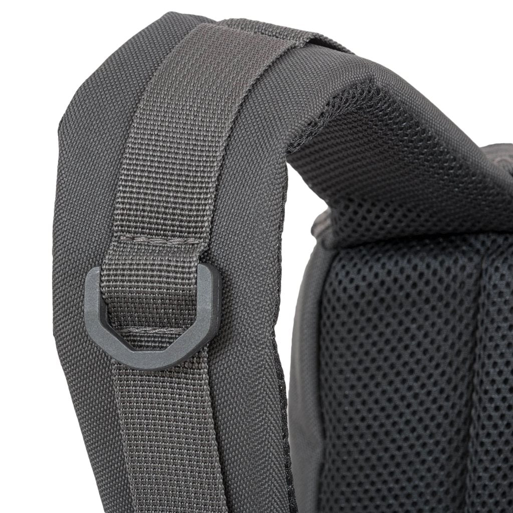 Mochila RECON 20L negra, pequeña y modular