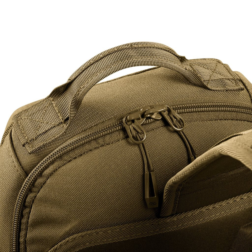 Mochila bandolera STOIRM GEARSLINGER 12 L verde con hebillas Duraflex y cremallera YKK