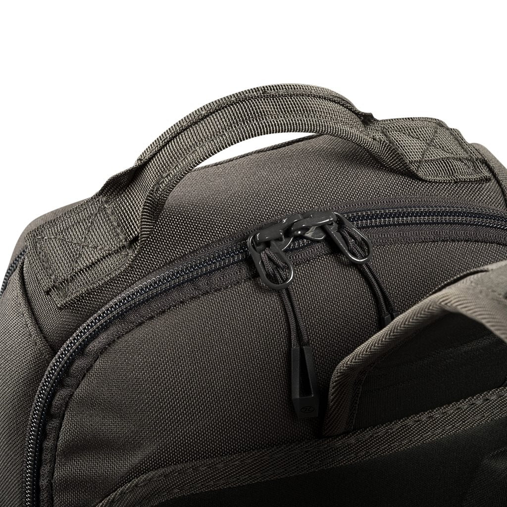 Mochila bandolera STOIRM GEARSLINGER 12 L verde con hebillas Duraflex y cremallera YKK