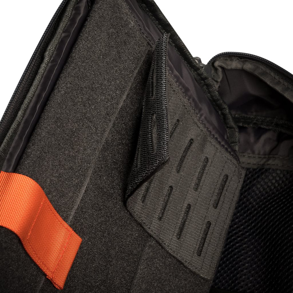 Mochila bandolera STOIRM GEARSLINGER 12 L verde con hebillas Duraflex y cremallera YKK