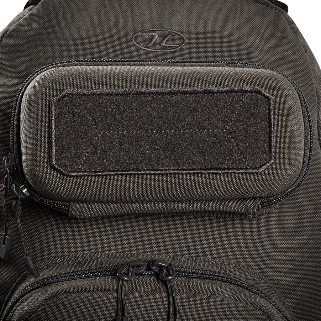 Mochila bandolera STOIRM GEARSLINGER 12 L verde con hebillas Duraflex y cremallera YKK