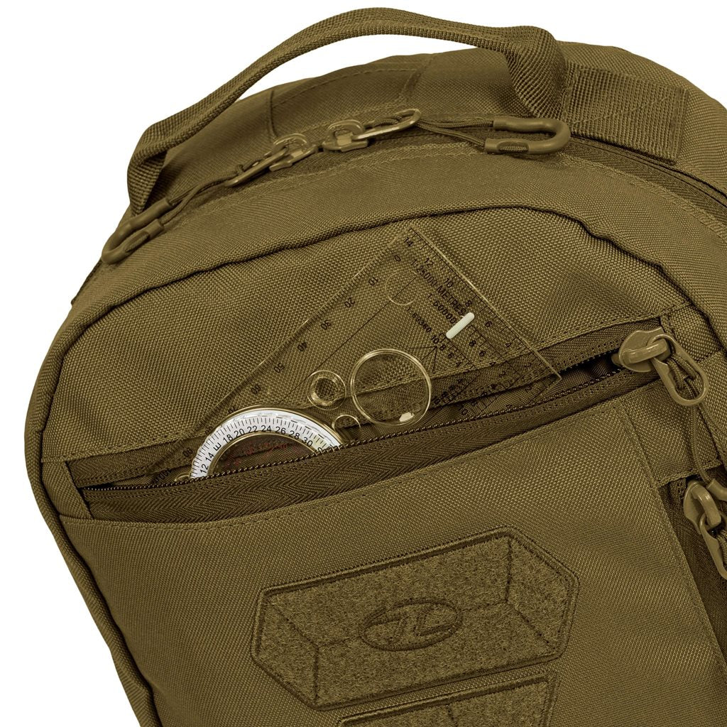 Mochila bandolera SCORPION GEARSLINGER negra Highlander