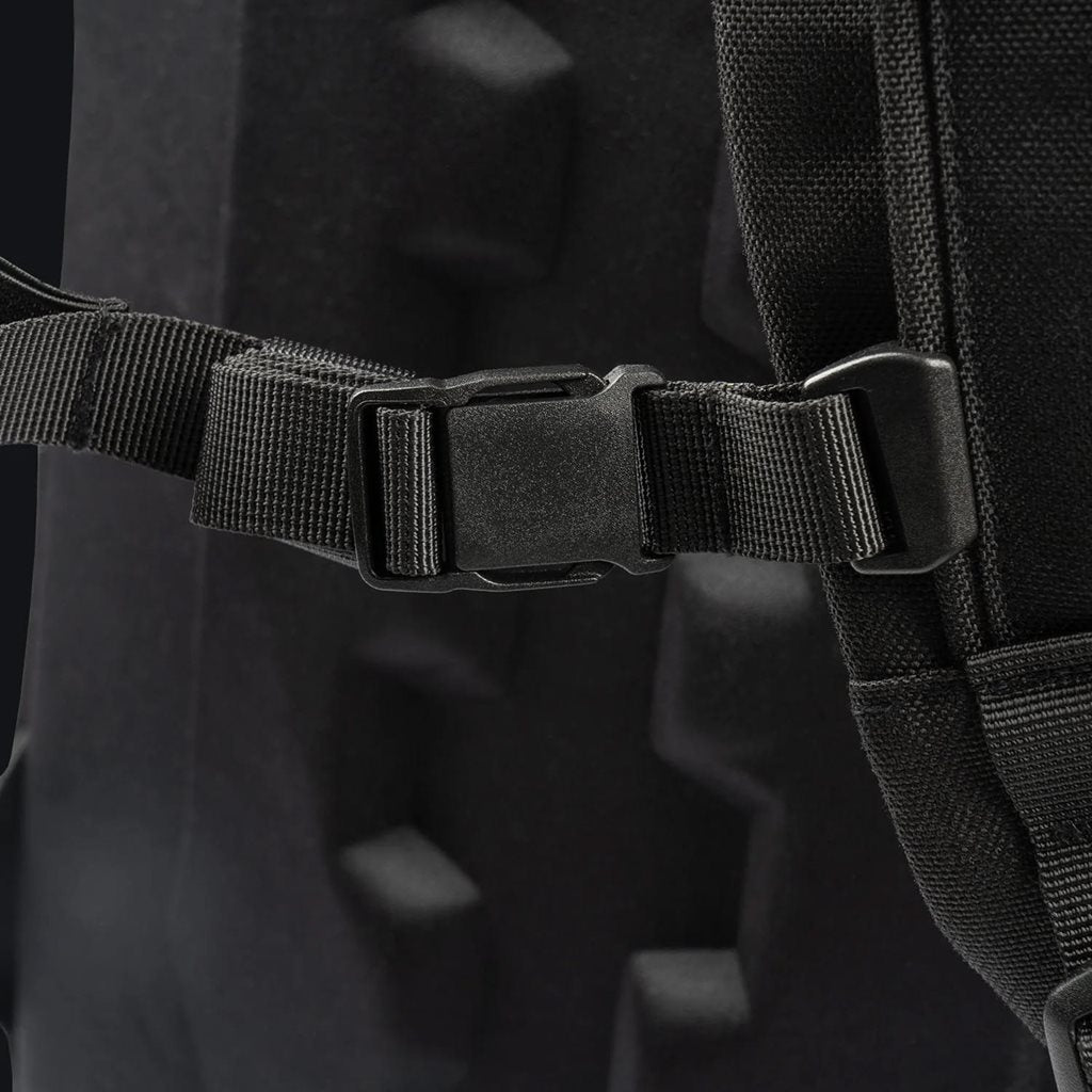 Mochila STOIRM Gen2 25 L negra con apertura clamshell