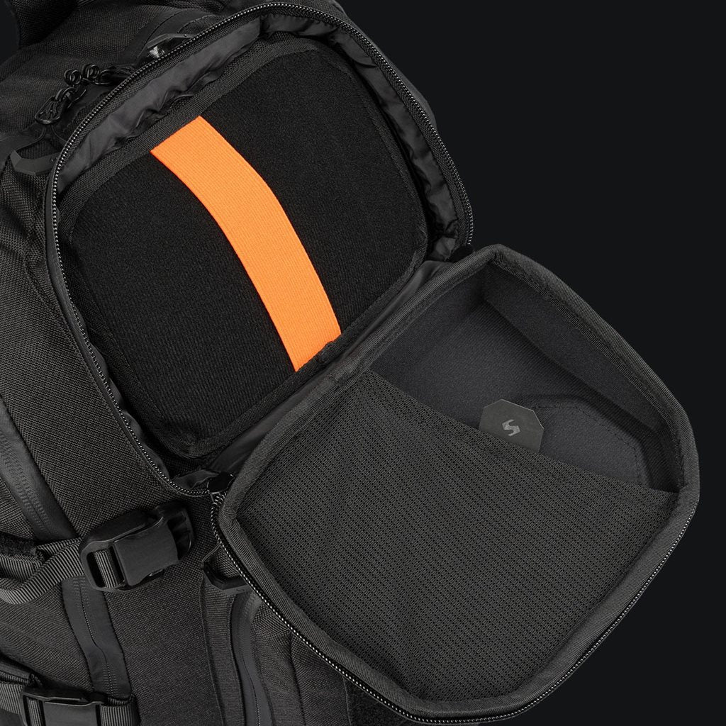 Mochila STOIRM Gen2 25 L negra con apertura clamshell