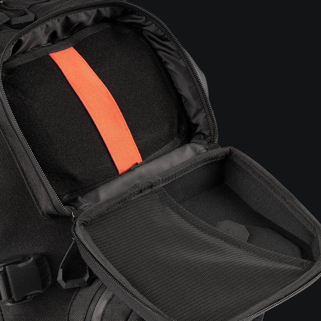 Mochila STOIRM 40 L GEN2 negra con apertura tipo concha