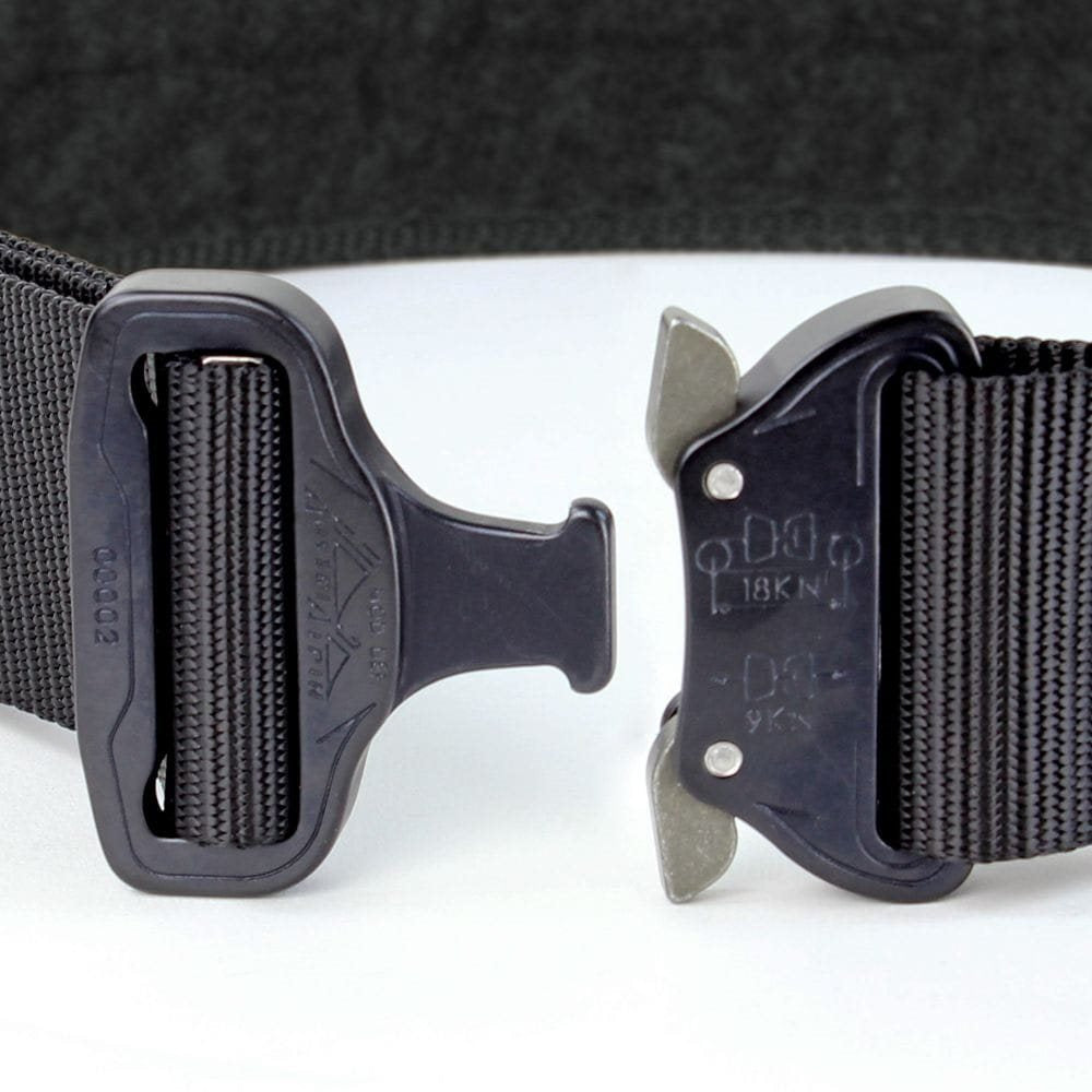 Cinturón COBRA® táctico negro con hebilla de liberación rápida