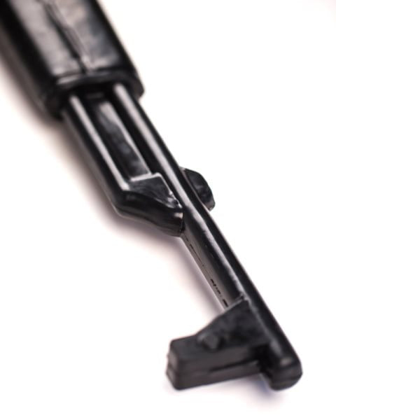 Réplica de entrenamiento AK-47 de goma negra con refuerzo metálico interior
