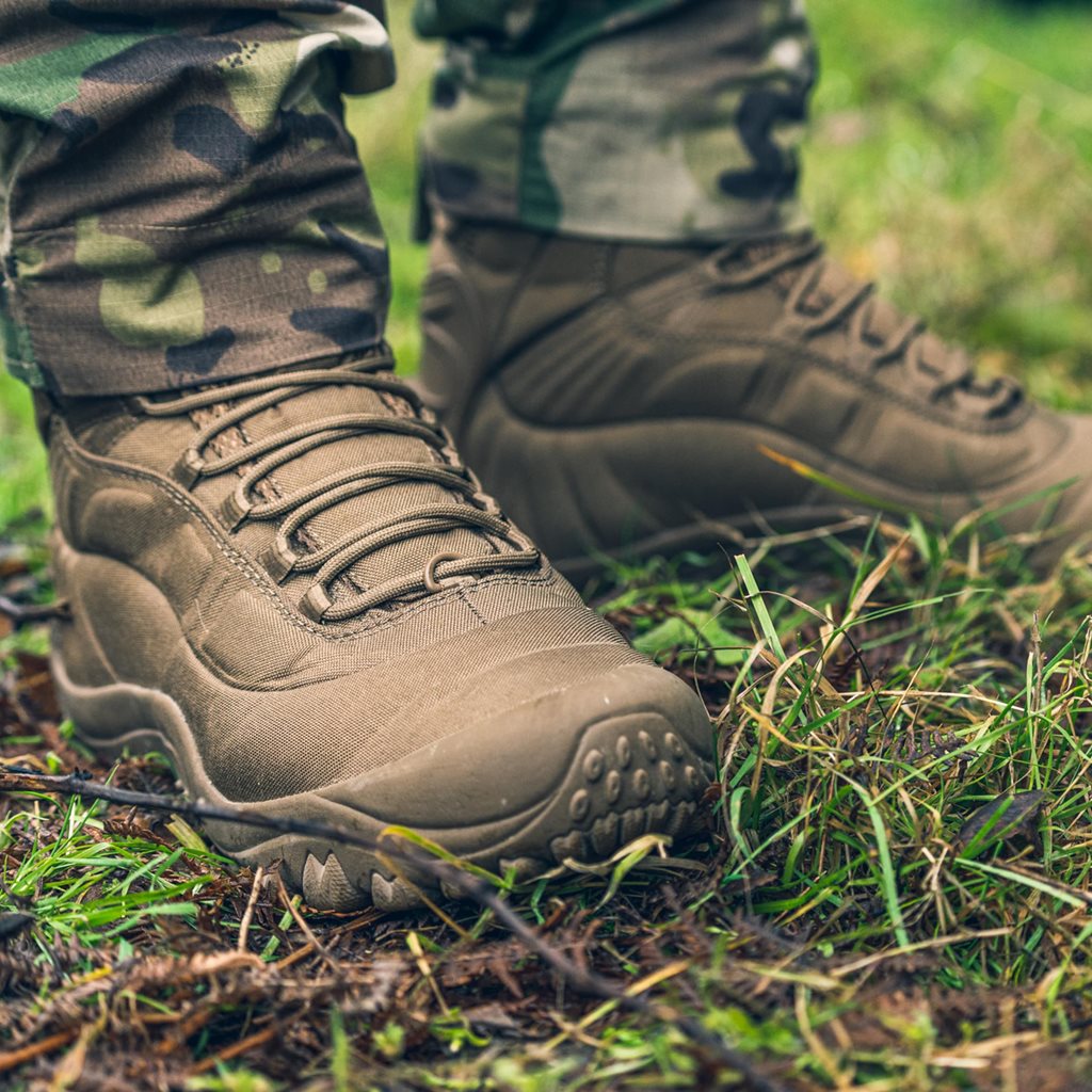 Botas tácticas VENOM COYOTE con empeine de Cordura y suela antideslizante