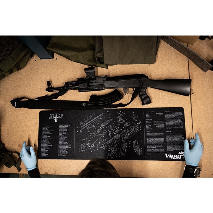 Alfombrilla de goma negra con diagrama del AK-47 - 89 x 29 cm
