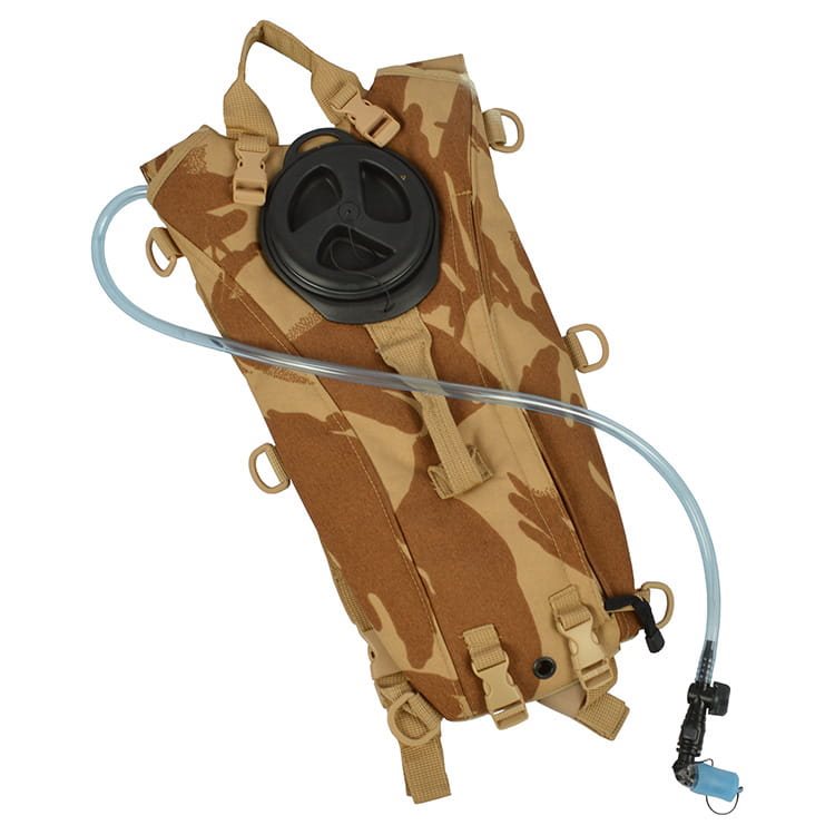 Mochila de hidratación AQUA-TEX 2L DPM Desert con correas y asa de emergencia