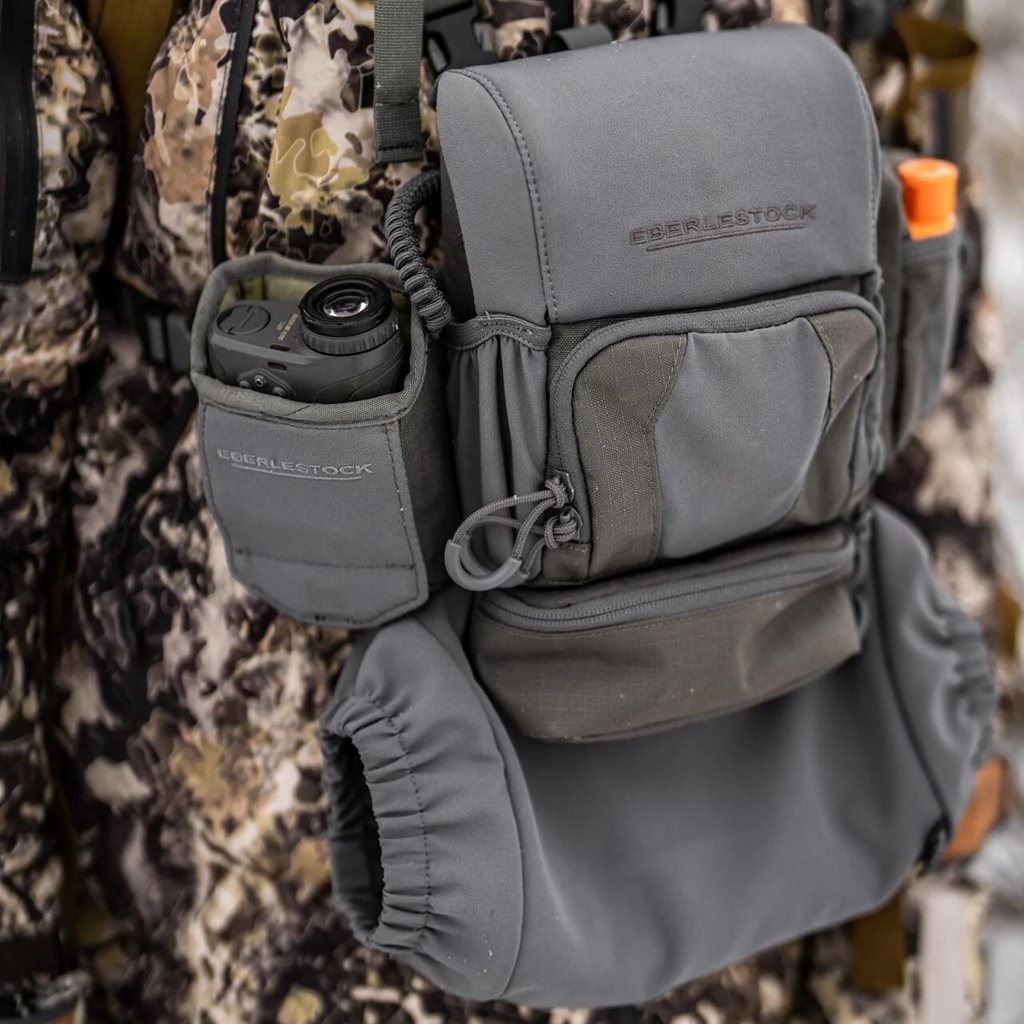 Calentador de manos RECON gris de Eberlestock con correa lumbar ajustable y bolsillo frontal