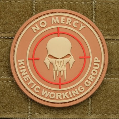Parche PVC NO MERCY - KINETIC GROUP negro y rojo, aprox. 6 cm, respaldo con velcro
