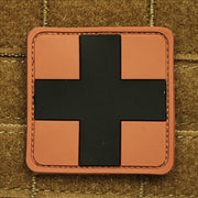 Parche plástico cruz MEDIC marrón y negro 5x5 cm con velcro